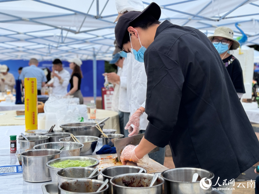 【图3】职业教育活动周的烹饪杏运展示区之一。-人民网记者-蔡树菁摄.jpg